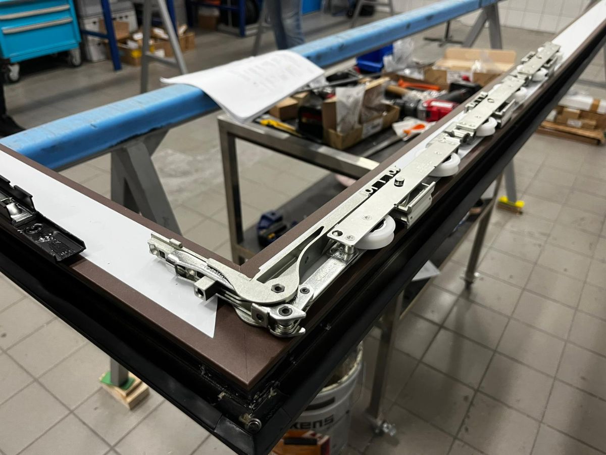 Alupass - Sliding and bifolding doors